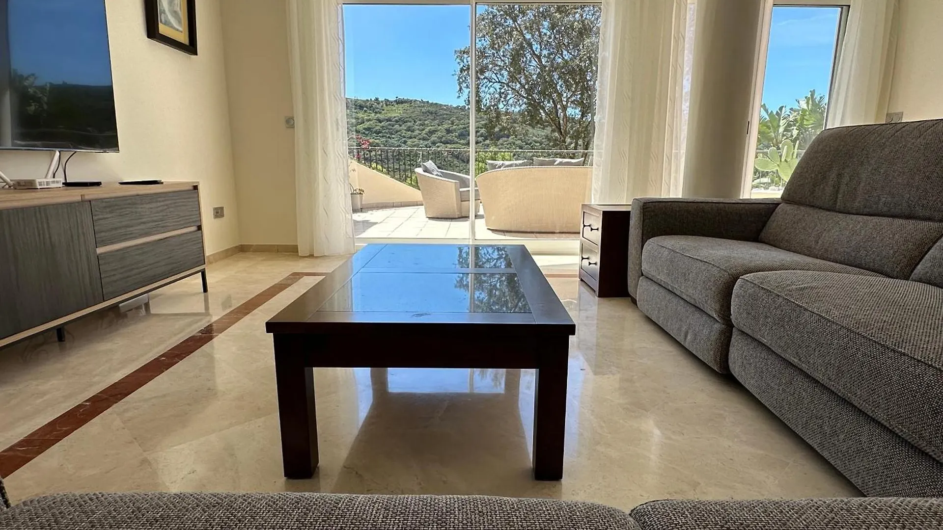 Spacious Apartment In San Roque Golf Club