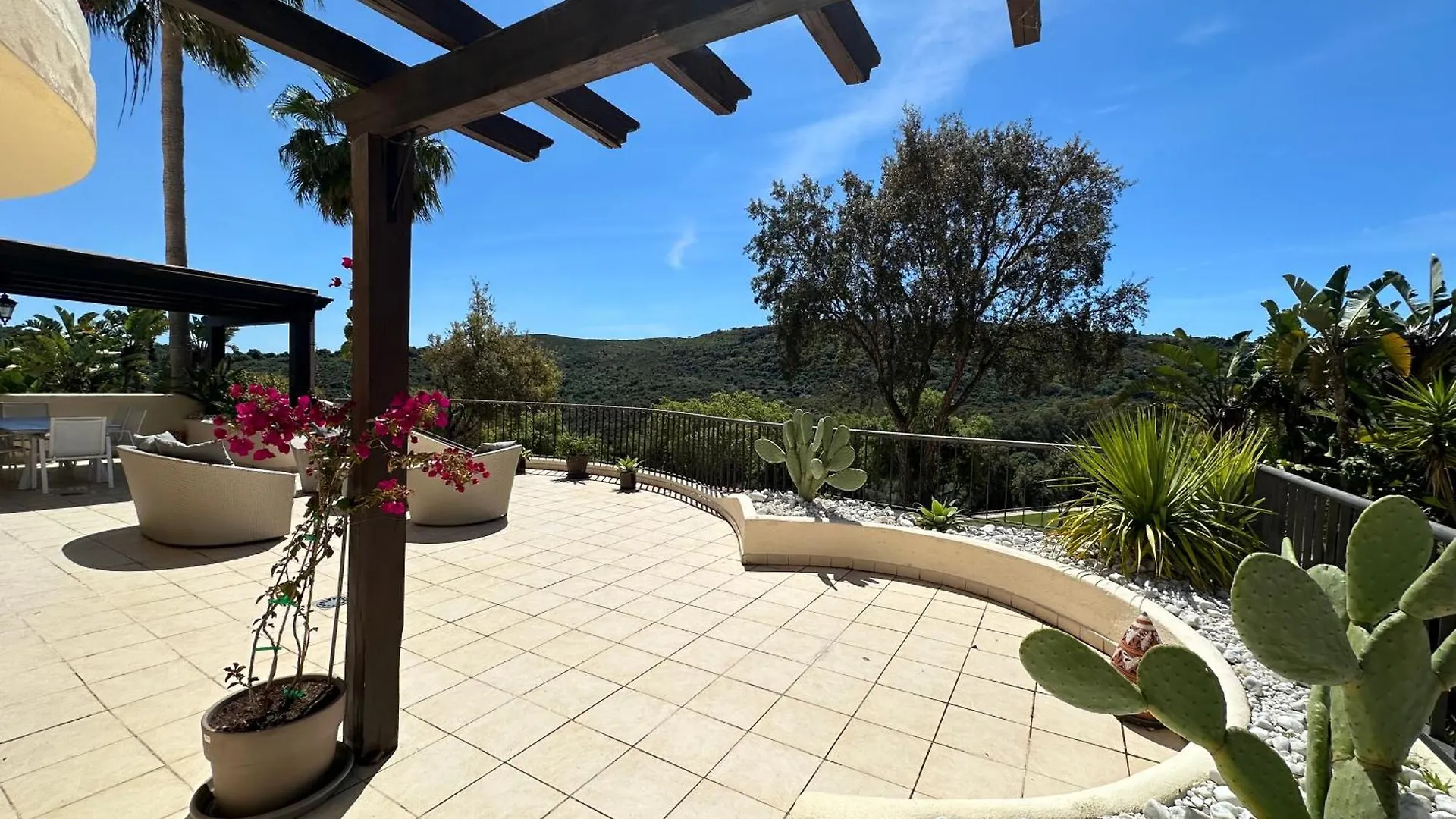 Spacious Apartment In San Roque Golf Club Spain